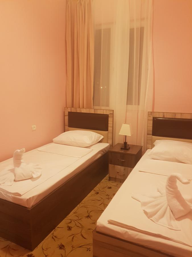 Bloor Hotel Єреван Екстер'єр фото