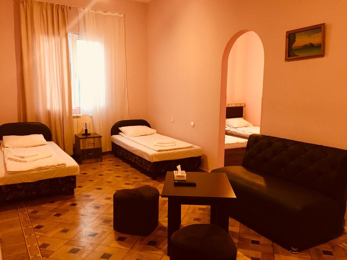 Bloor Hotel Єреван Екстер'єр фото