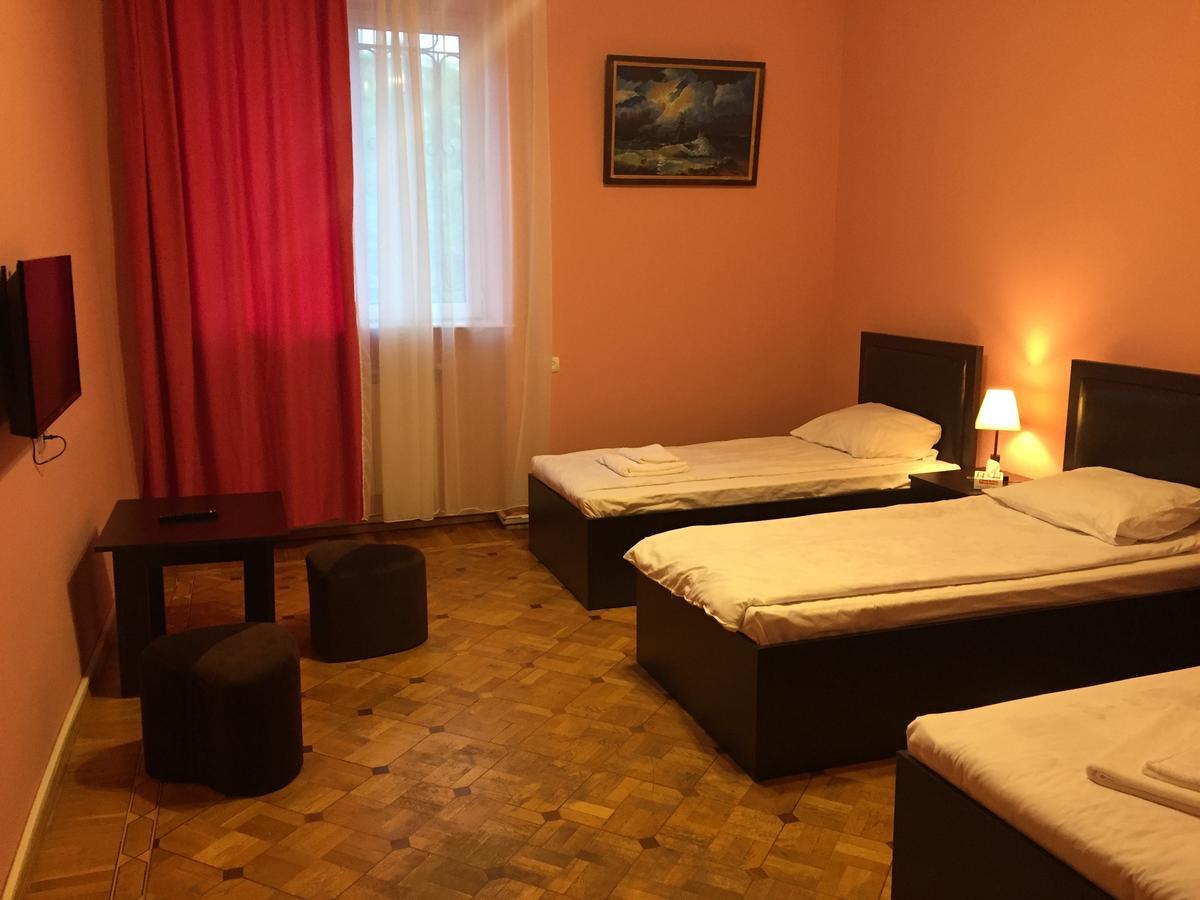 Bloor Hotel Єреван Екстер'єр фото