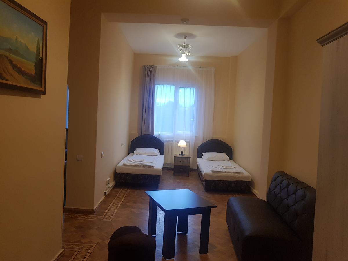 Bloor Hotel Єреван Екстер'єр фото